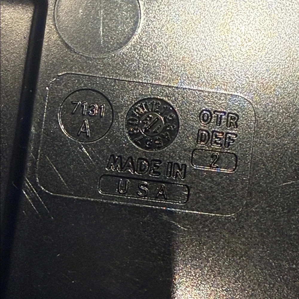 Otterbox DEF 7131A Holster Swivel Belt Clip Black Fits Defenders, like New